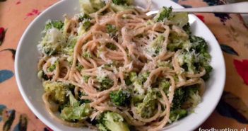 Spaghetti met broccoli, ansjovis, citroenrasp en rode peper Recept voor spaghetti met broccoli, ansjovis, citroenrasp en chilipeper