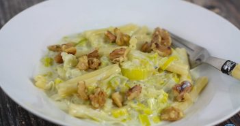Pasta met gorgonzola, prei en walnoten Pasta gorgonzola prei en walnoten (pasta gorgonzal, porro e noci)