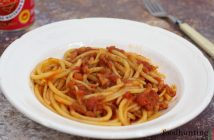 Bucatini all’Amatriciana Bucatini all'amatriciana