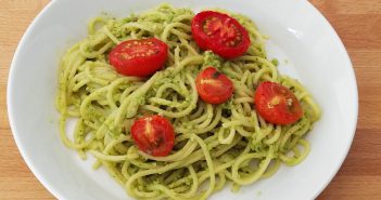 Zomerse spaghetti met avocadopesto Spaghetti met avocadopesto