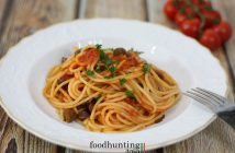 Spaghetti alla puttanesca Spaghetti alla puttanesca