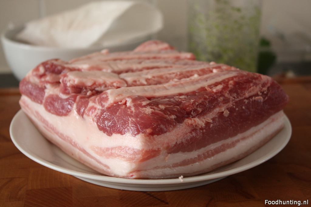 Pork belly vers van de slager