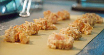 Gevulde pasta met pompoen, ricotta en salieboter Gevulde pasta met pompoen en ricotta