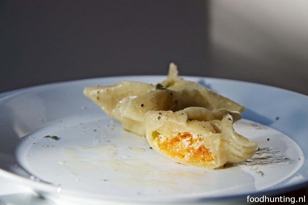 Zelf pastadeeg maken - Gevulde pasta met pompoen en ricotta