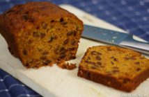 Carrot cake met topping van roomkaas en kwark Carrot cake met topping van roomkaas en kwark