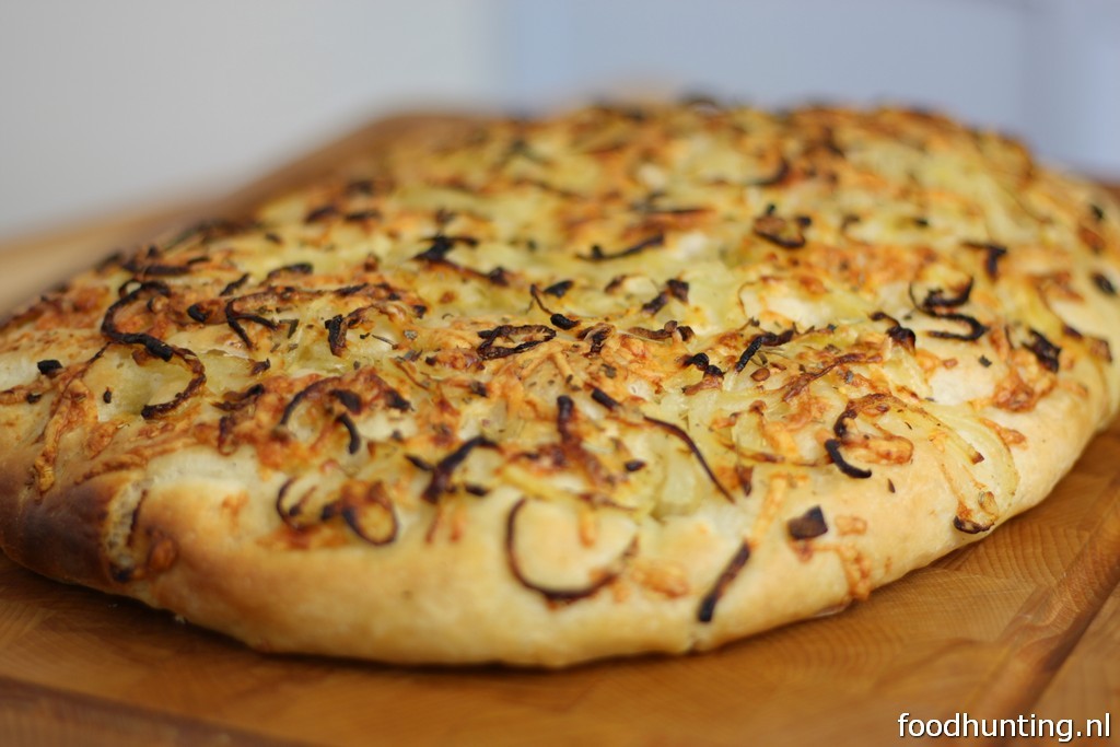 Recept voor focaccia met kaas en ui uit Ligurie