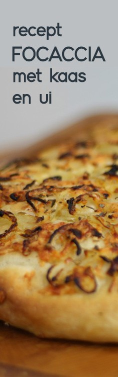 Recept voor een autentieke Italiaanse focaccia met kaas en ui