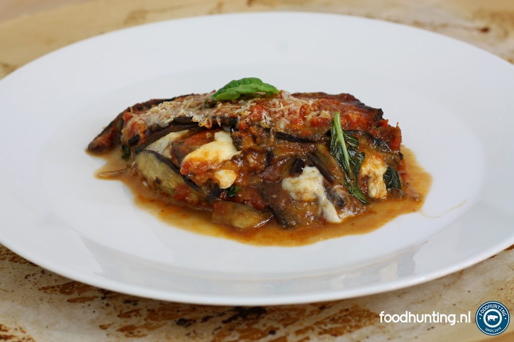 Parmigiana alla melanzane - bord