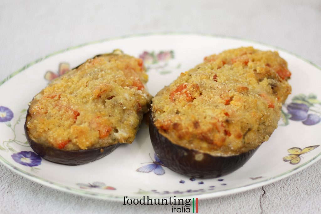 Gevulde aubergine - melanzane ripiene met een knapperig korstje van broodkruim