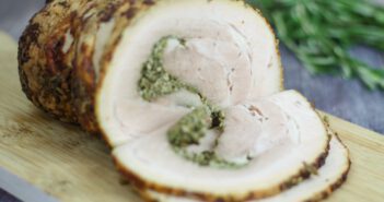 Langzaam geroosterde porchetta uit de oven Geroosterde porchetta uit de oven