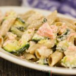 Pasta met zalm, courgette en roomsaus